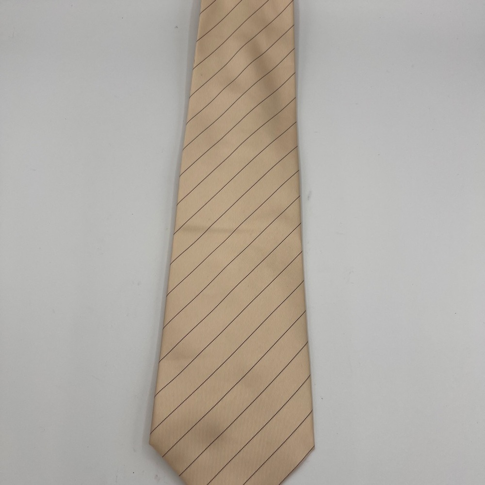 Kenneth Cole New York Classic Cream Silk Tie with Subtle Texture